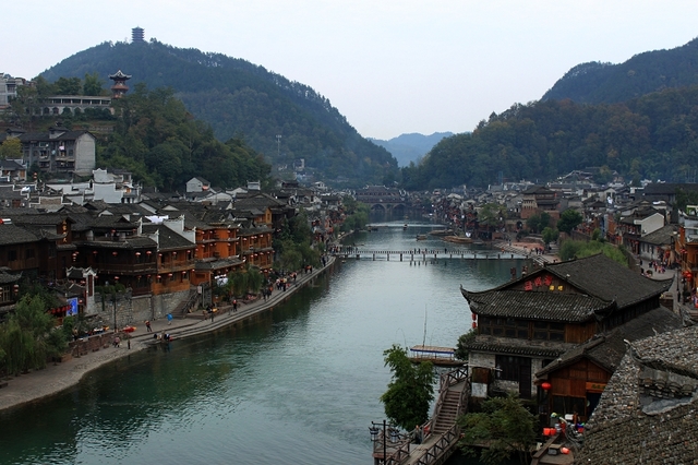 凤凰古城旅游攻略和费用 201411211740446Zv5Gs.jpg