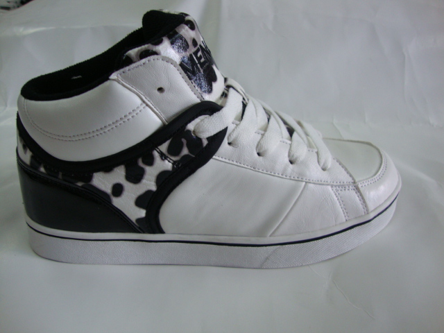 怎么把鞋子快速踩开 201005211304252Td0Gq.jpg